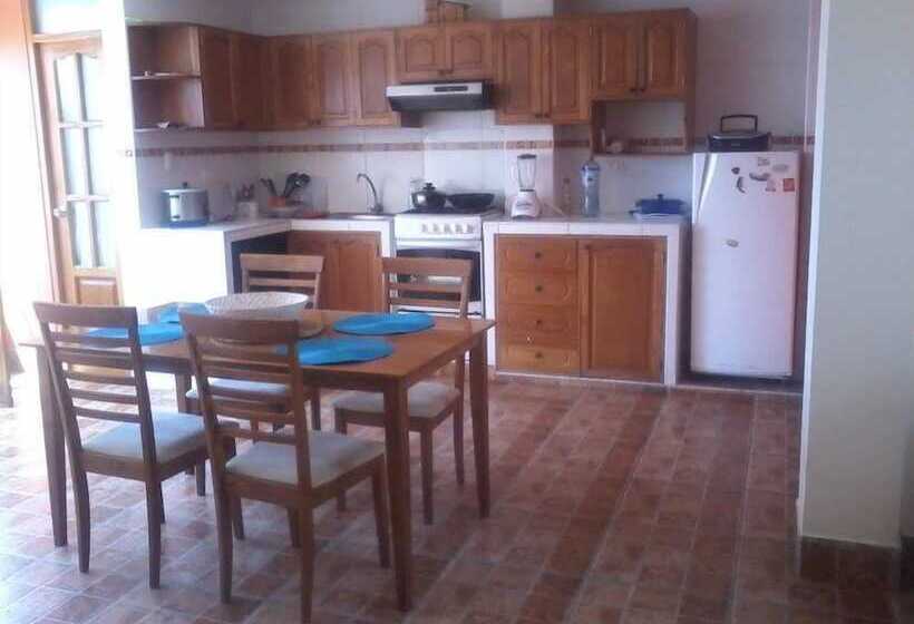 Wachaque Surf Hostel