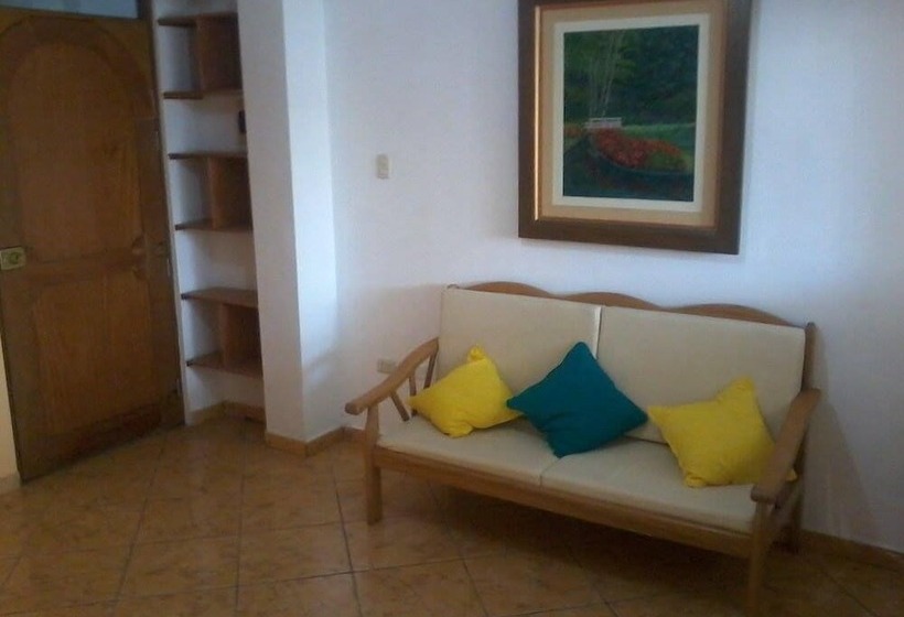 Wachaque Surf Hostel