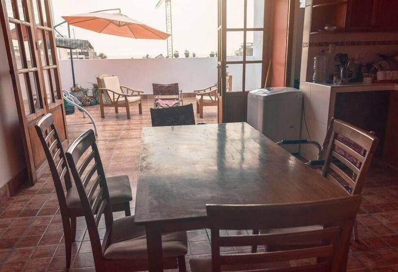 Wachaque Surf Hostel