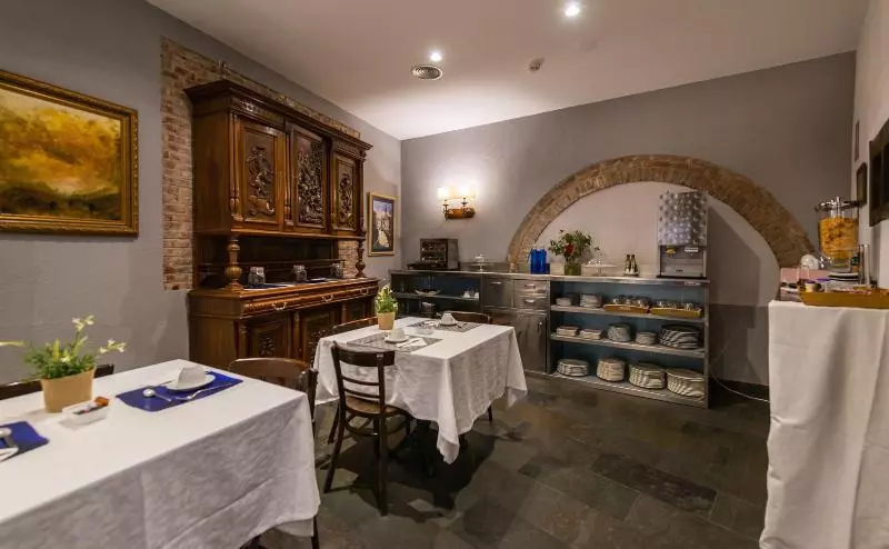 Hotel Alda Via Leon