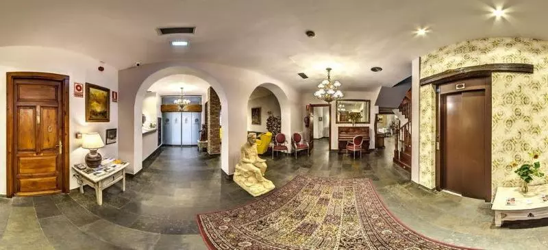 Hotel Alda Via Leon
