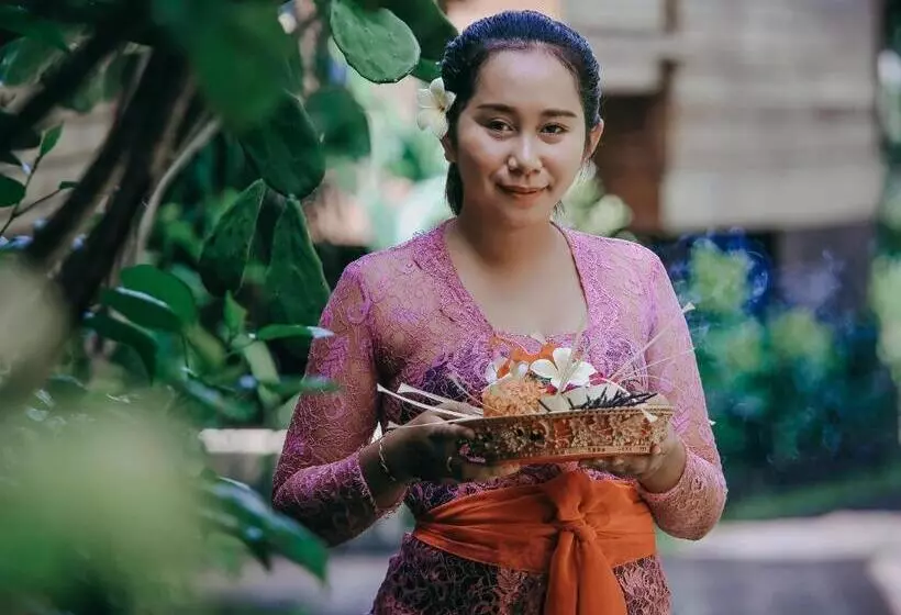 ホテル Bale Gede Lembongan
