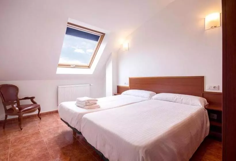 U Hotel Darío Lugo
