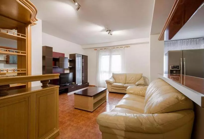 U Hotel Darío Lugo