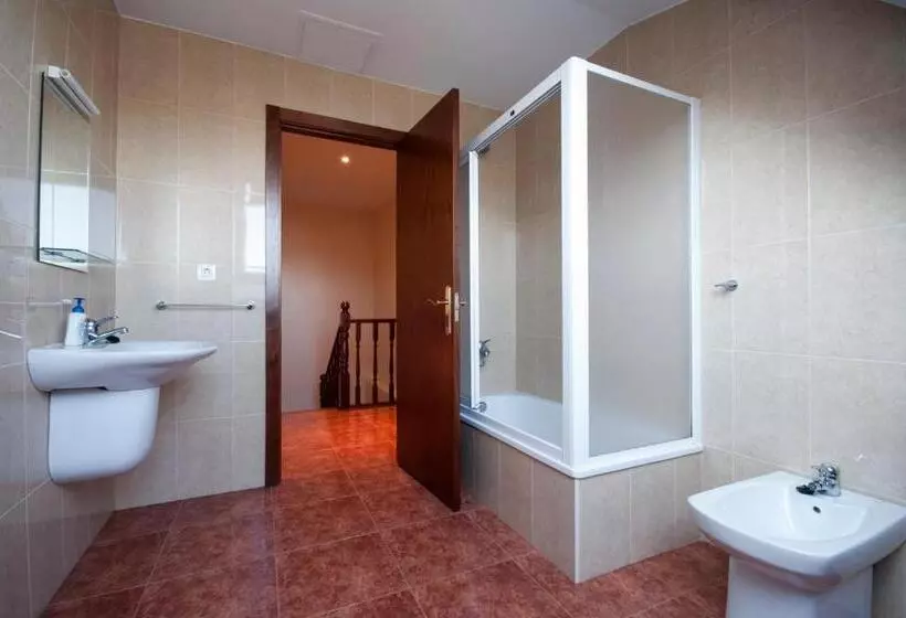 U Hotel Darío Lugo