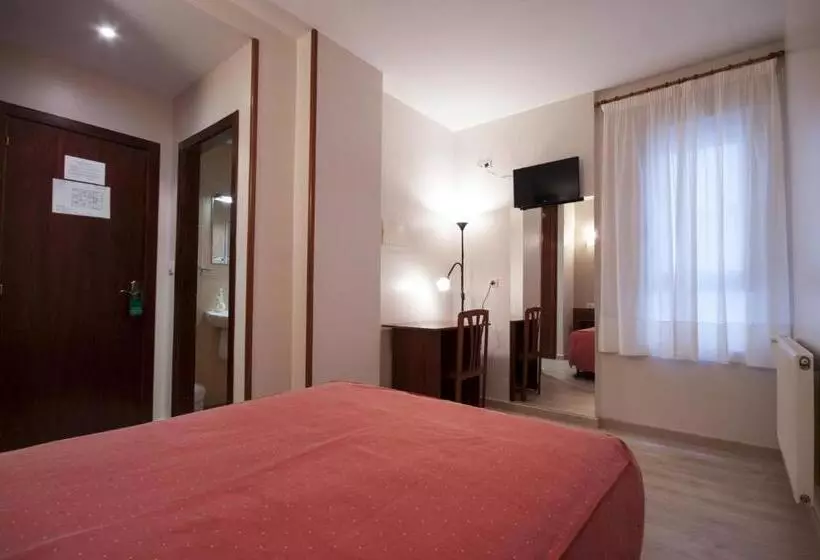 U Hotel Darío Lugo