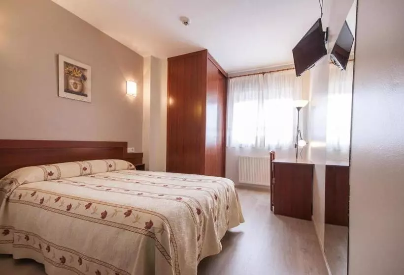 U Hotel Darío Lugo