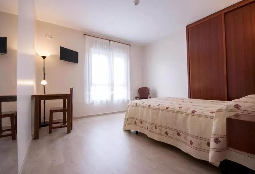 U Hotel Darío Lugo