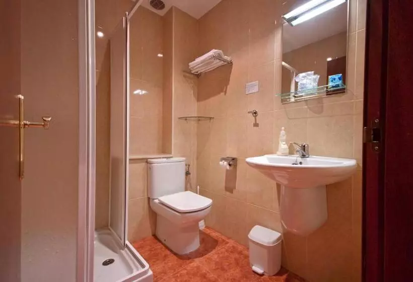 U Hotel Darío Lugo
