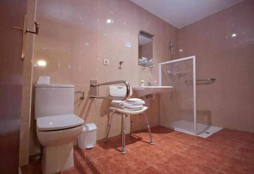 U Hotel Darío Lugo