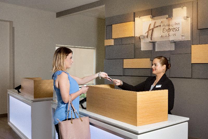 هتل Holiday Inn Express & Suites Mcallen Medical Center Area, An Ihg