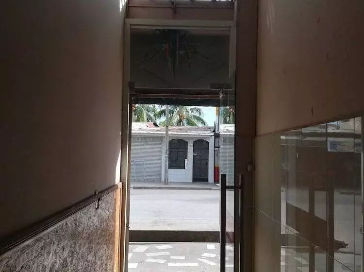 ホテル Hospedaje El Emperador