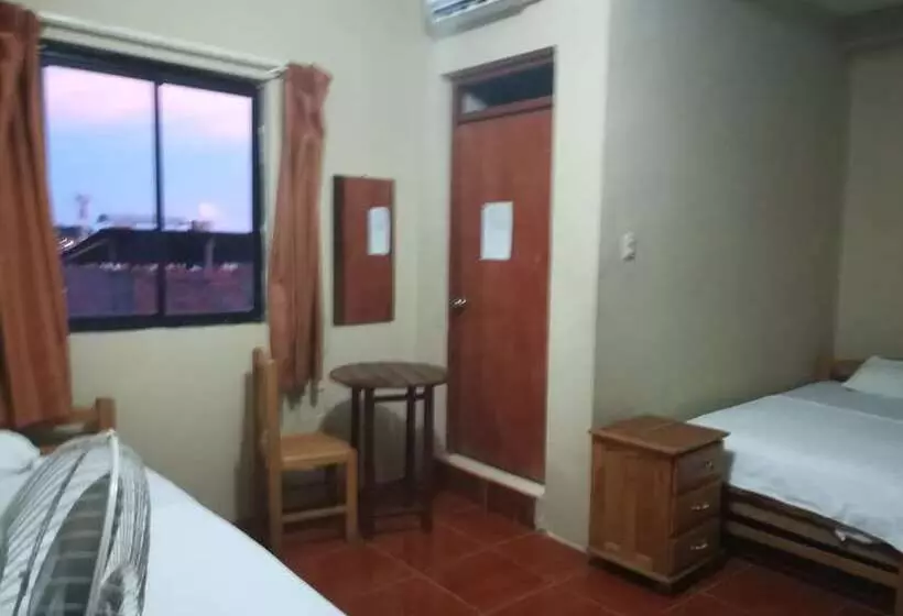 ホテル Hospedaje El Emperador