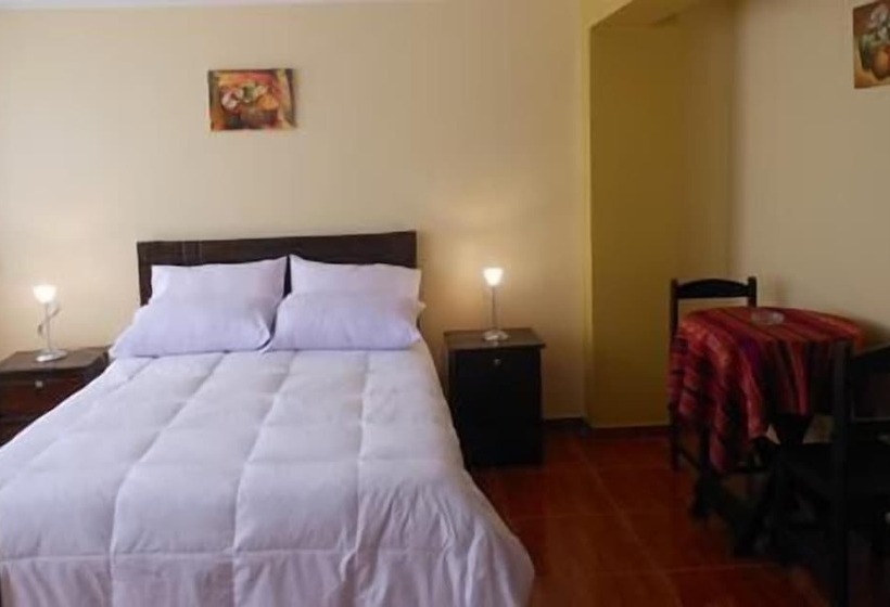 Hotel Hostal Misky Illari