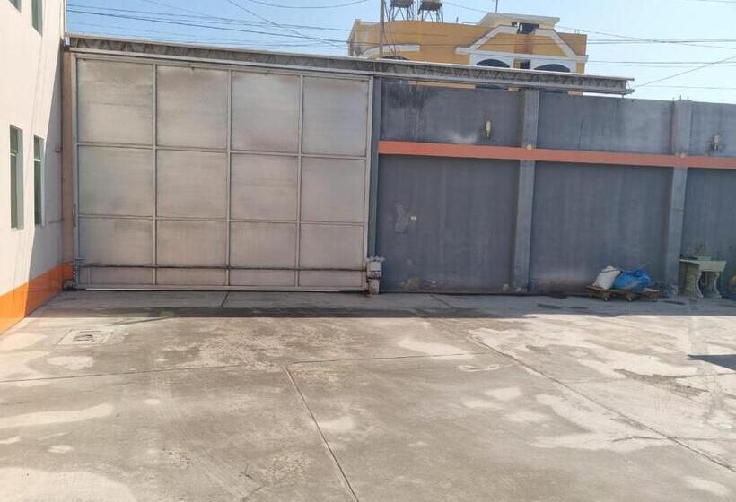 בית מלון כפרי Madison Suite