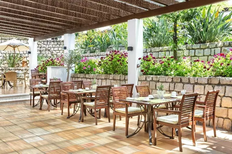 Pine Cliffs Ocean Suites, A Luxury Collection Resort & Spa, Algarve