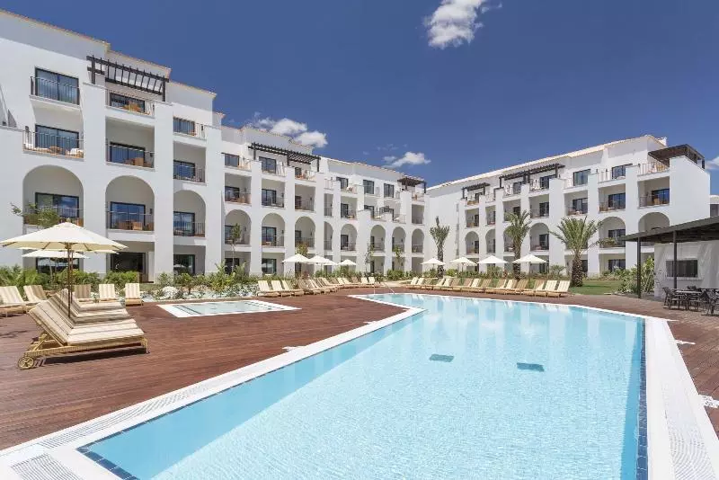 Pine Cliffs Ocean Suites, A Luxury Collection Resort & Spa, Algarve