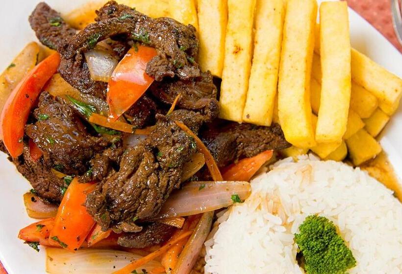 ホテル Sierra Dorada