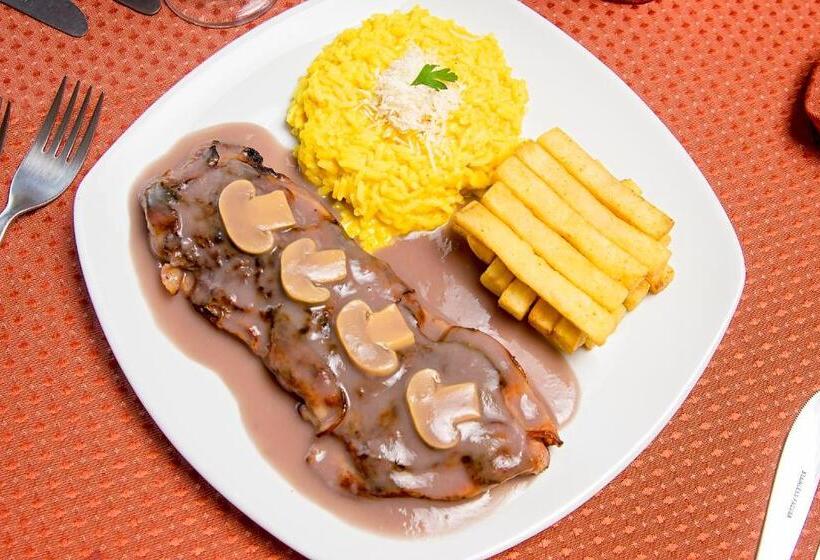 ホテル Sierra Dorada