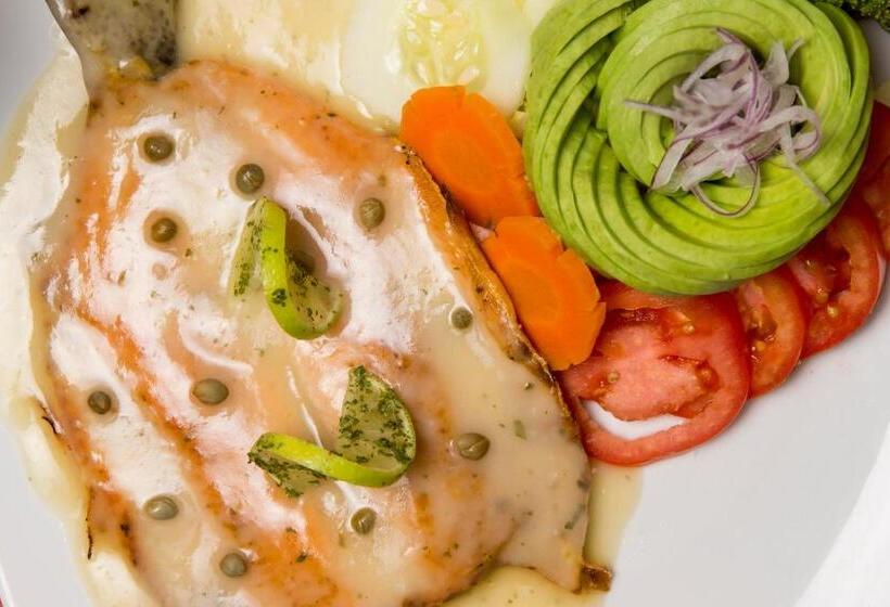 ホテル Sierra Dorada