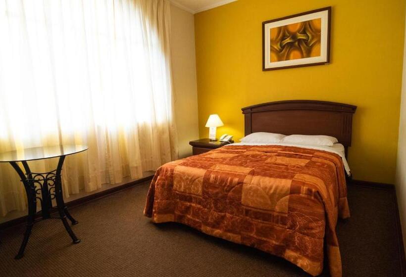 ホテル Sierra Dorada