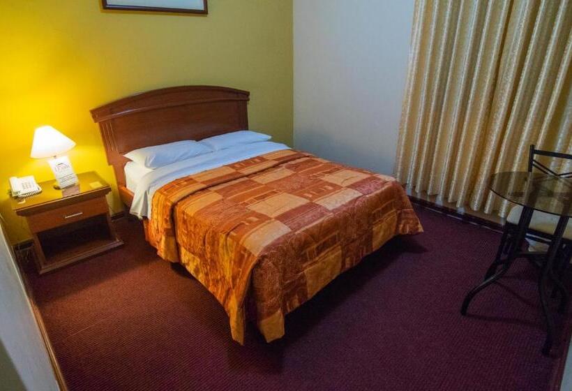 ホテル Sierra Dorada