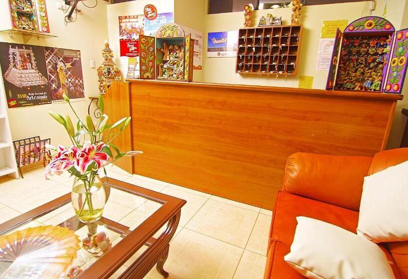 ホテル Sierra Dorada