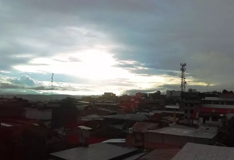 ホテル Tarapoto Inn