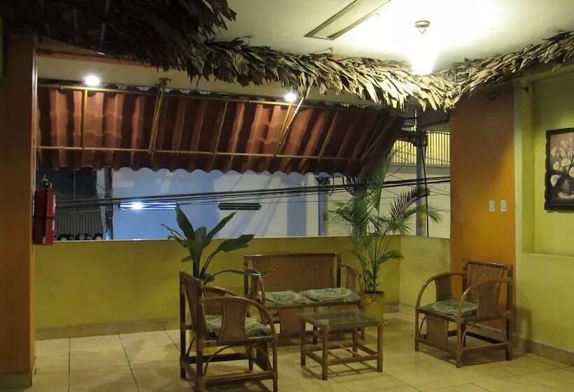 ホテル Tarapoto Inn