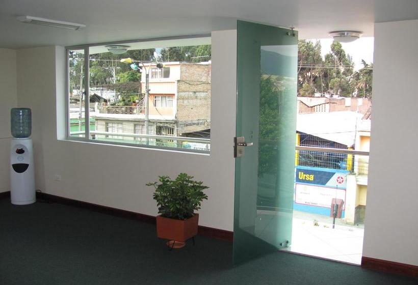 Apartahotel Vincent Suites