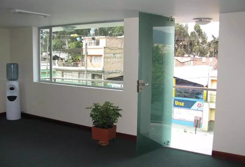 Apartahotel Vincent Suites