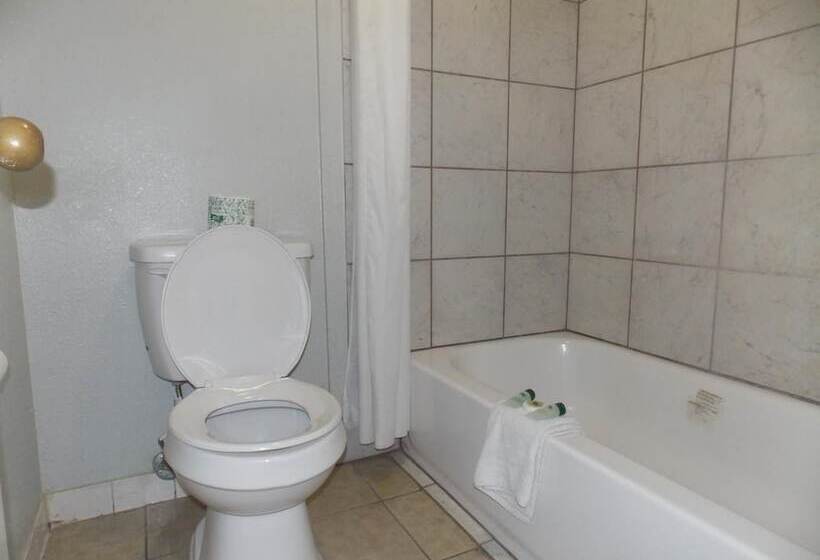 فندق Augusta Best Inn