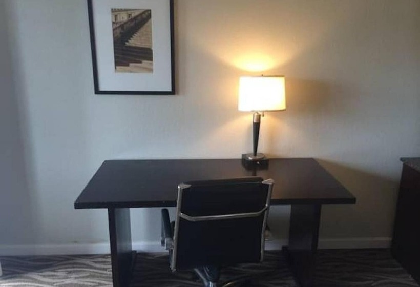 فندق Augusta Best Inn