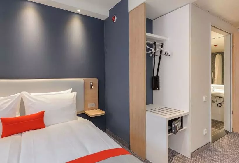 هتل Holiday Inn Express   Berlin   Alexanderplatz, An Ihg