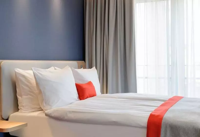 هتل Holiday Inn Express   Berlin   Alexanderplatz, An Ihg