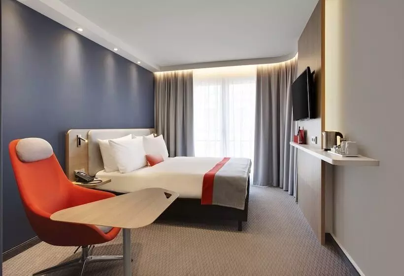 هتل Holiday Inn Express   Berlin   Alexanderplatz, An Ihg
