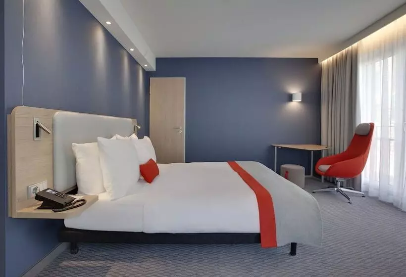 هتل Holiday Inn Express   Berlin   Alexanderplatz, An Ihg