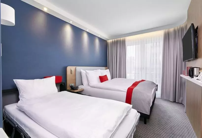 هتل Holiday Inn Express   Berlin   Alexanderplatz, An Ihg