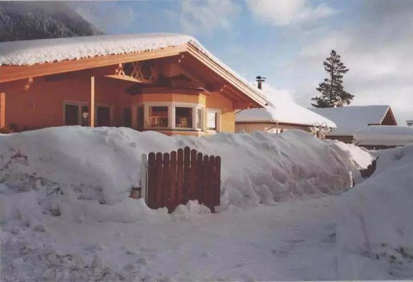 هتل Landhaus Grünberg