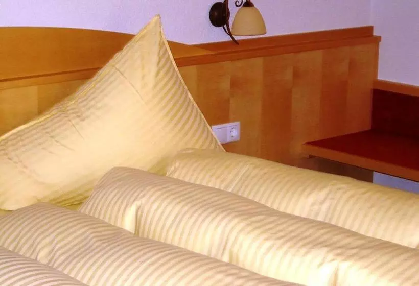 هتل Landhaus Grünberg