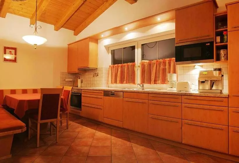 هتل Landhaus Grünberg