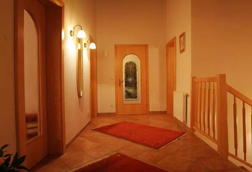 هتل Landhaus Grünberg