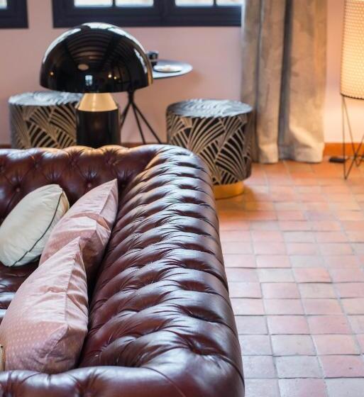 هتل Marnie Et Mister H