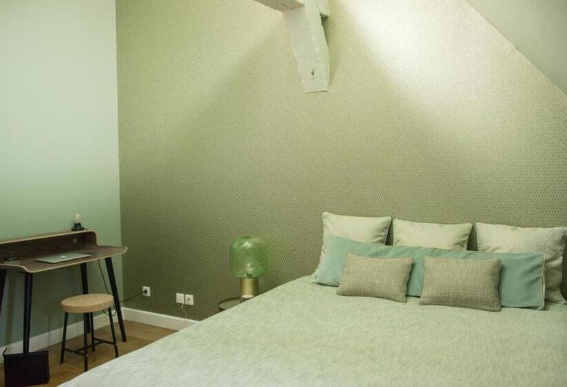 هتل Marnie Et Mister H