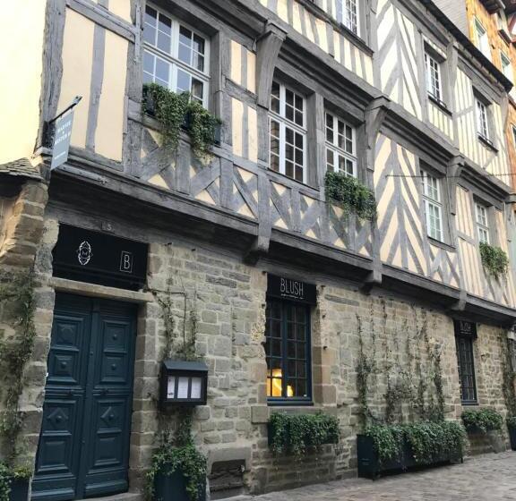 هتل Marnie Et Mister H