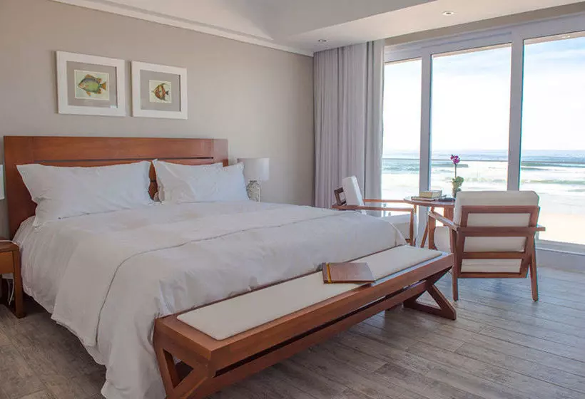 ホテル On The Beach Guest House