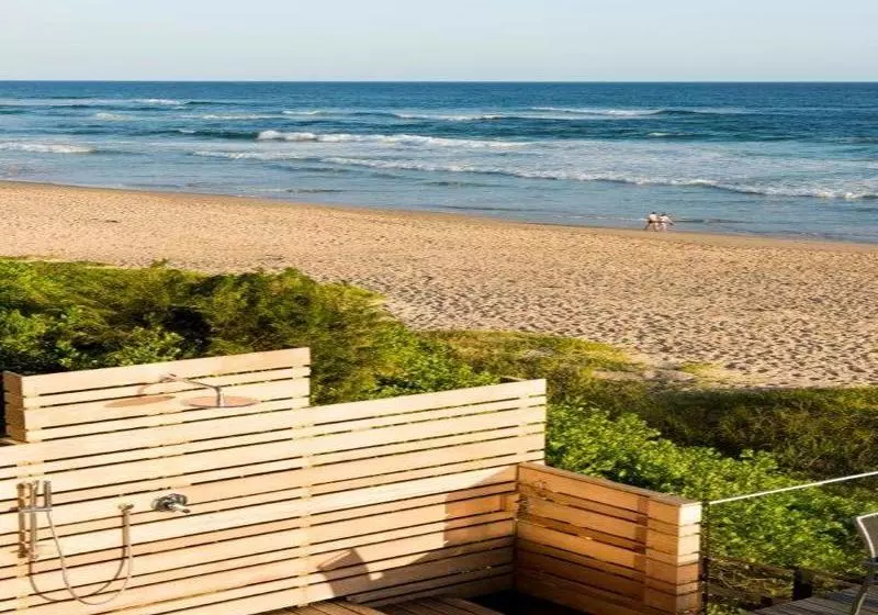 ホテル On The Beach Guest House