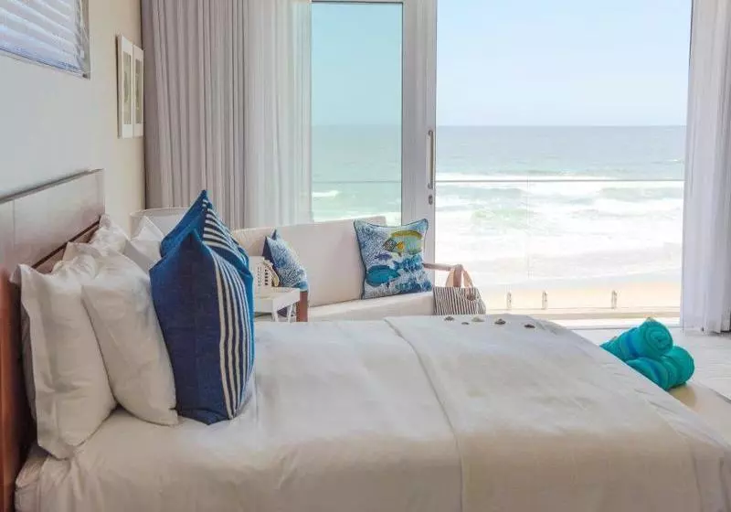 ホテル On The Beach Guest House