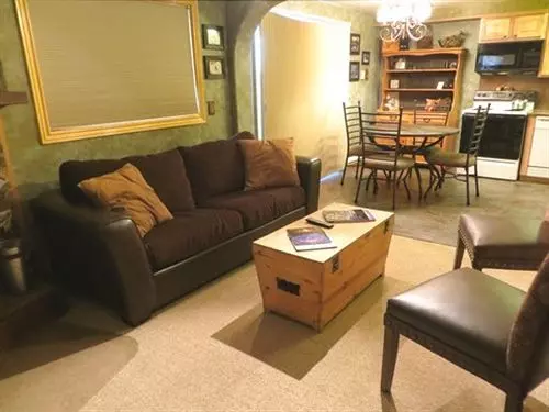 ホテル Three Seasons Condo