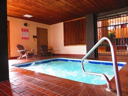 호텔 Three Seasons Condo